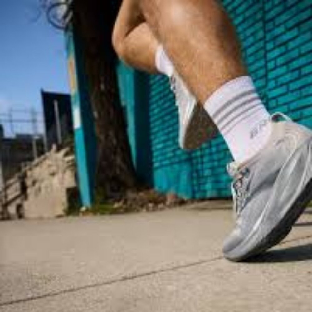New Brooks Adrenaline GTS 25 - Picture 3 of 11